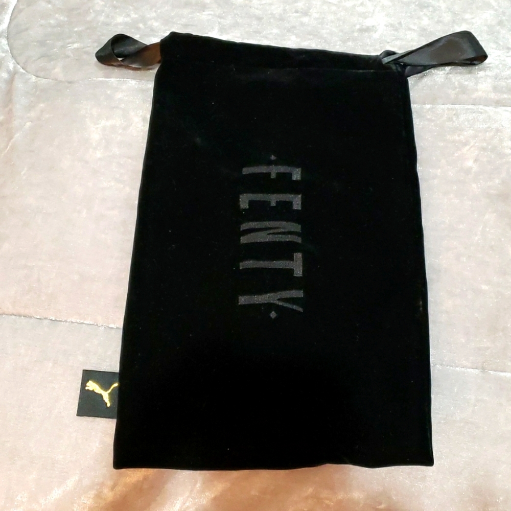 FENTY by Rhianna vevet shoe sack